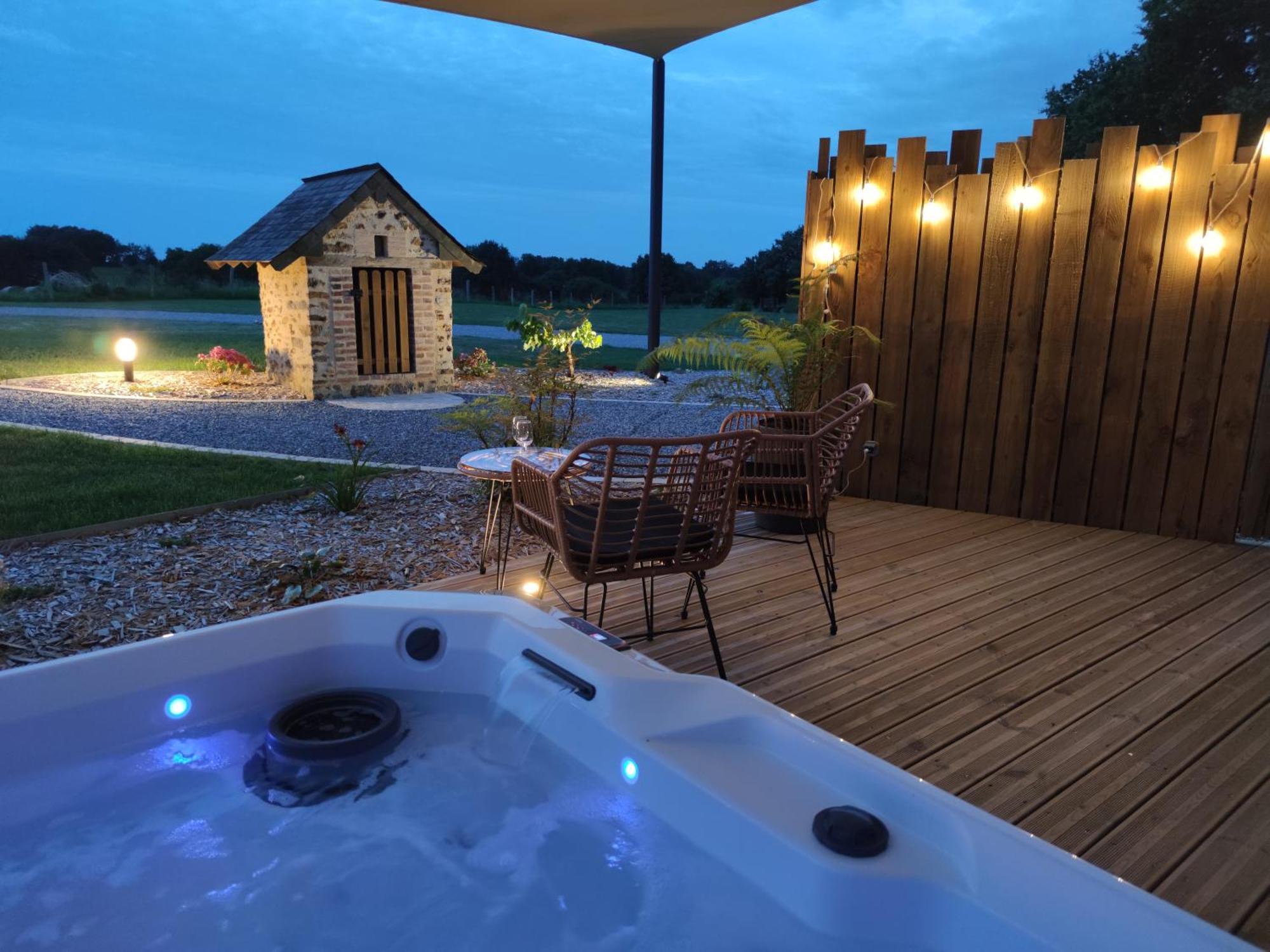 La Douce Halte - Gites Avec Spa Ou Sauna Saint-Ouen-Des-Toits Exterior foto